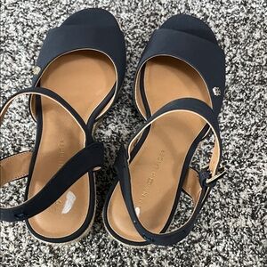 Tommy Hilfiger Women's Navy and Tan Sandals